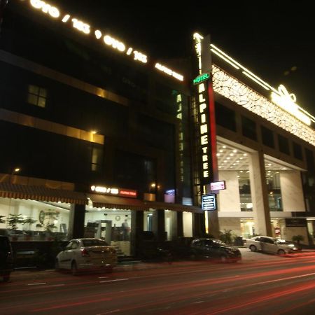 Hotel Alpine Tree New Delhi Exterior photo