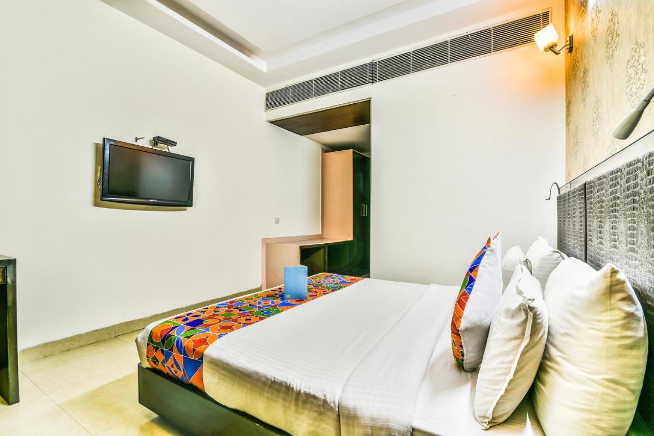 Hotel Alpine Tree New Delhi Exterior photo