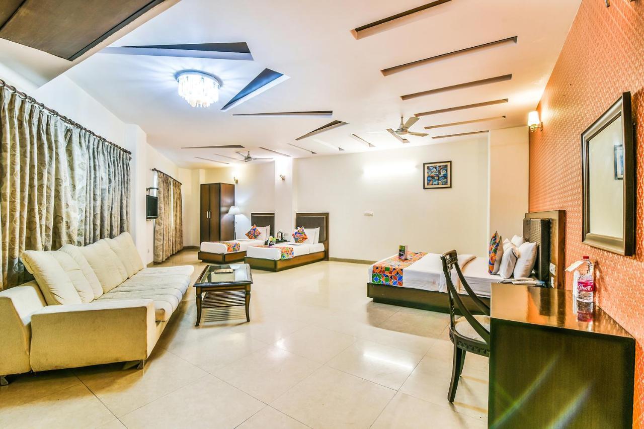 Hotel Alpine Tree New Delhi Exterior photo