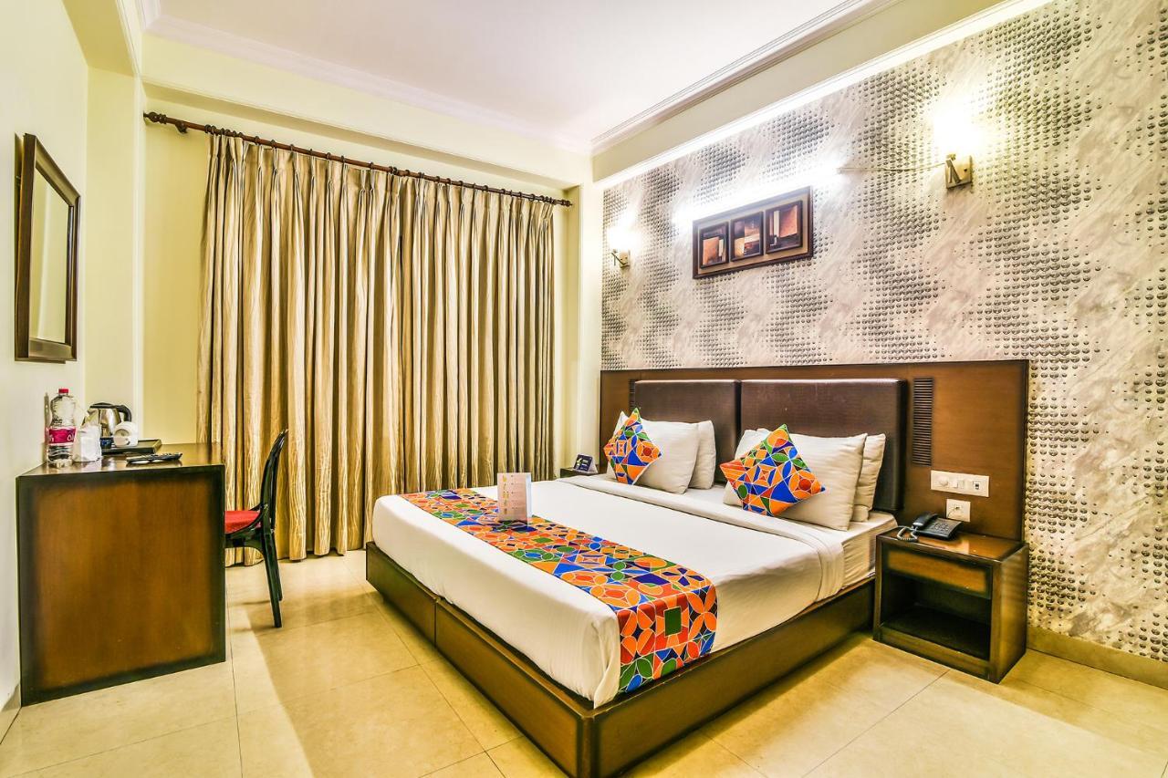 Hotel Alpine Tree New Delhi Exterior photo